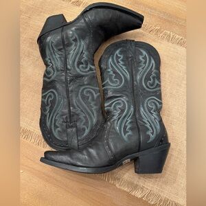 Ariat Cowgirl mid calf 2 in heel boots,  gently worn vintage (no box)